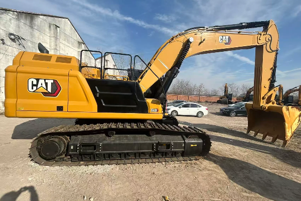 Heavy Tracked Excavator