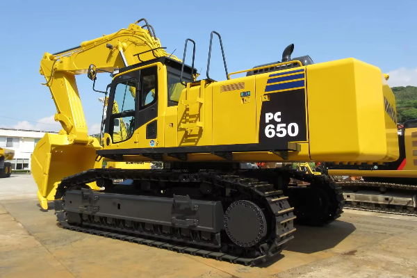Heavy Excavators 30 Tons+ for mining and large projects