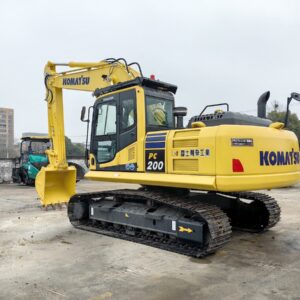 Komatsu PC200