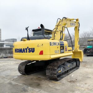 Komatsu PC200