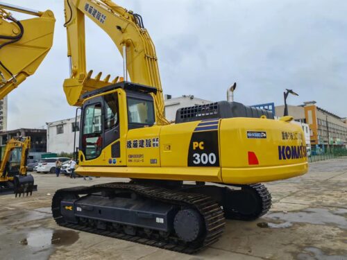Komatsu PC300