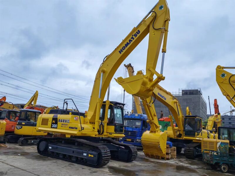 Komatsu PC300