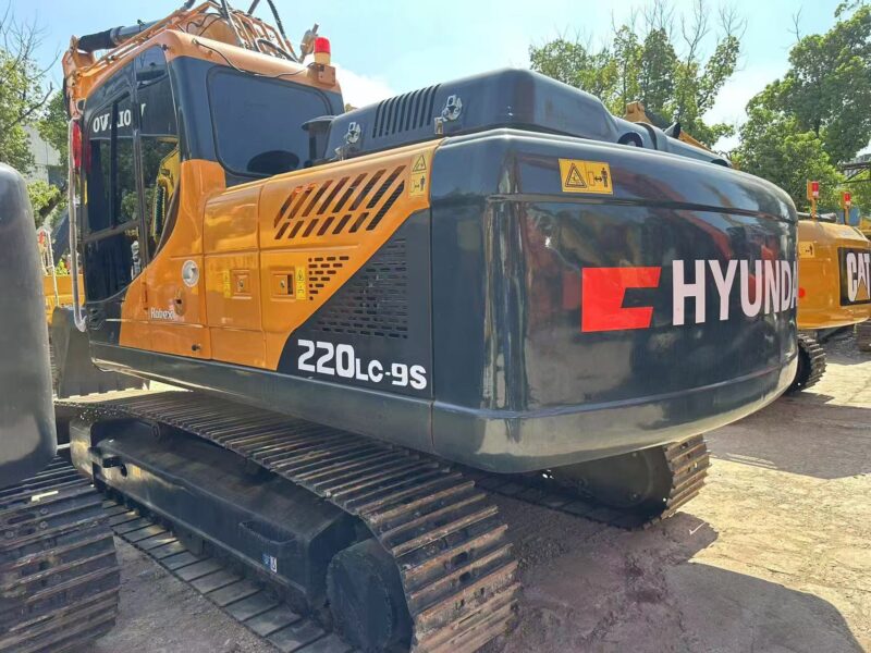 Hyundai 220LC-9s