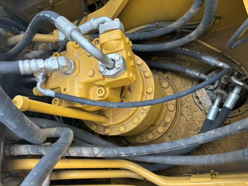 CAT 325