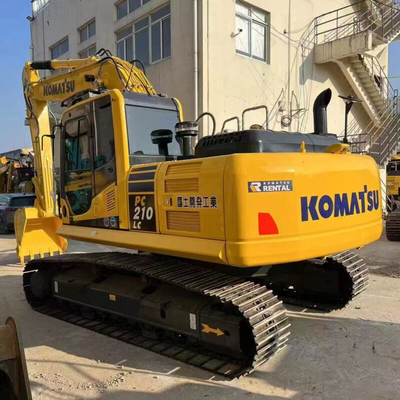 Komatsu PC210