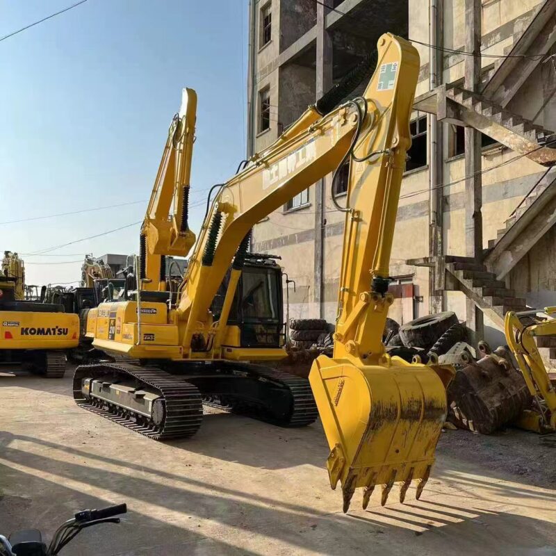 Komatsu PC210