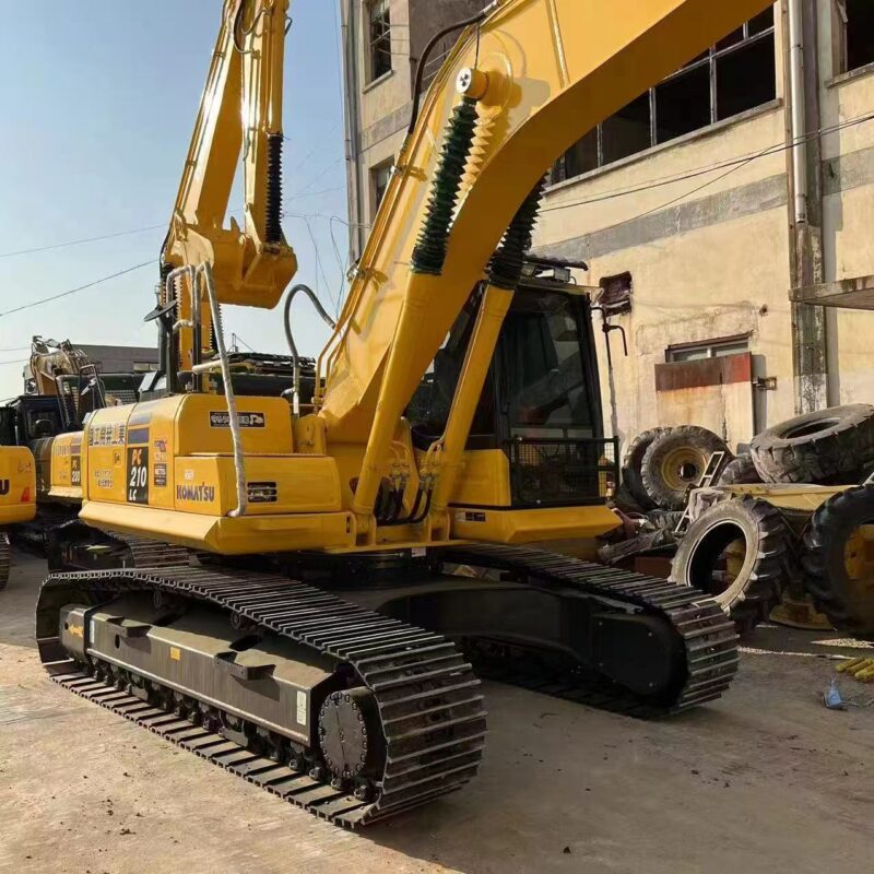 Komatsu PC210