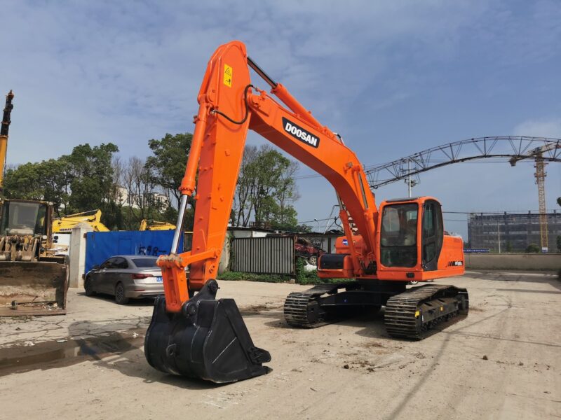 Doosan DX225