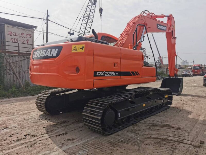 Doosan DX225