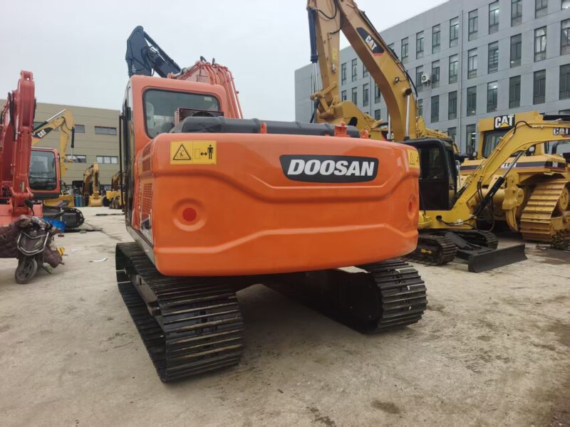 Doosan DX140