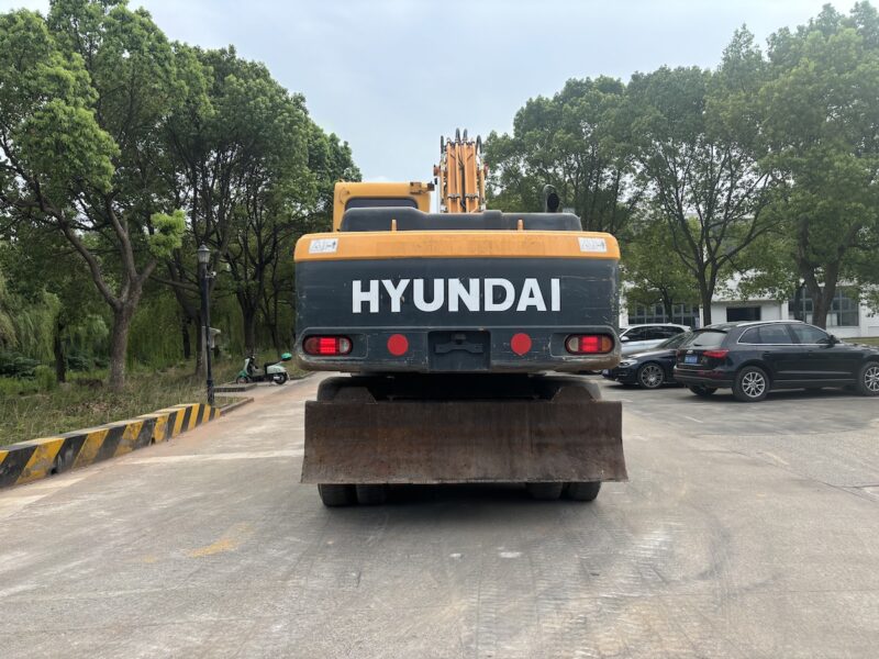 hyundai 210W-9