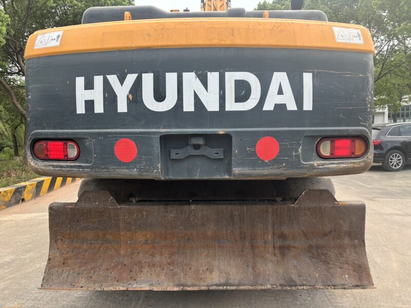 hyundai 210W-9