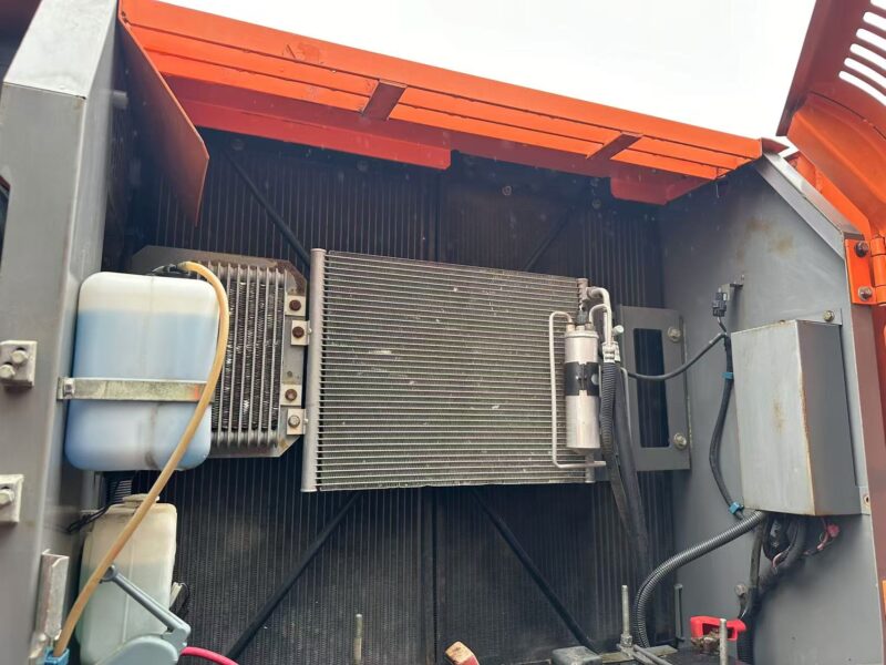Hitachi ZX210