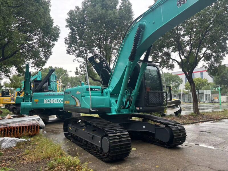 Kobelco SK200