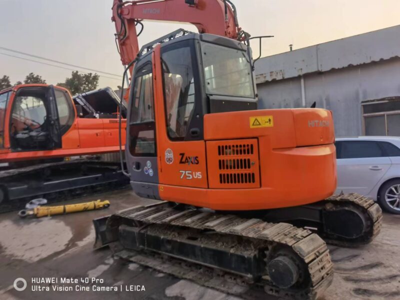 Hitachi ZX75