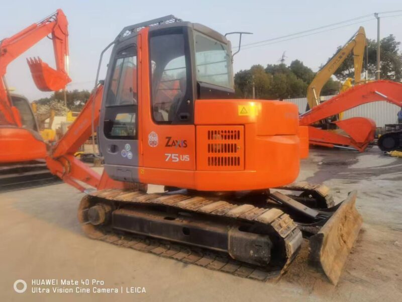 Hitachi ZX75