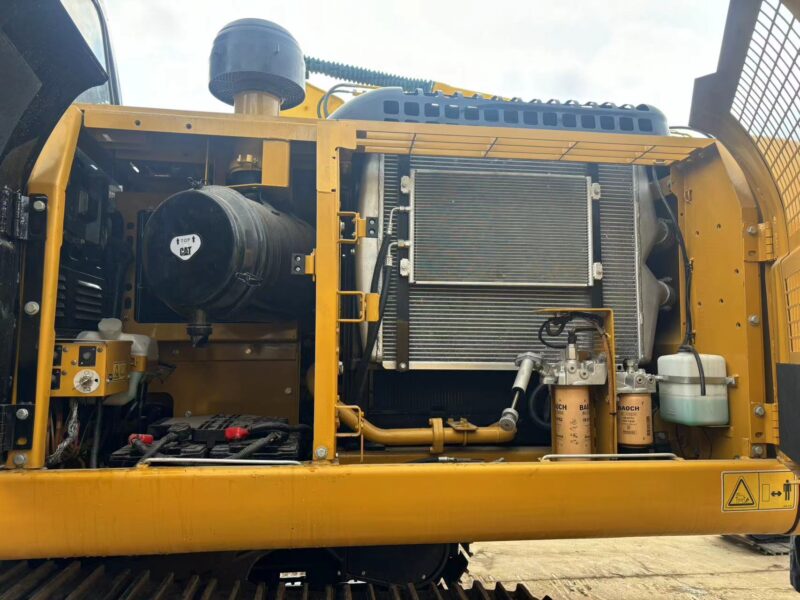 CAT 330
