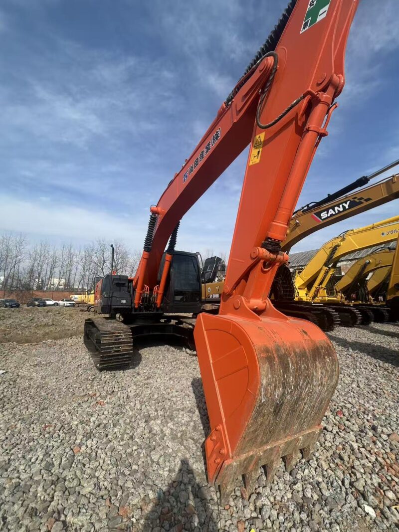 Hitachi ZX200