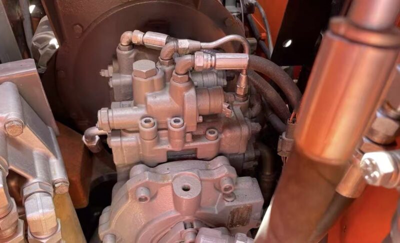 Hitachi ZX135