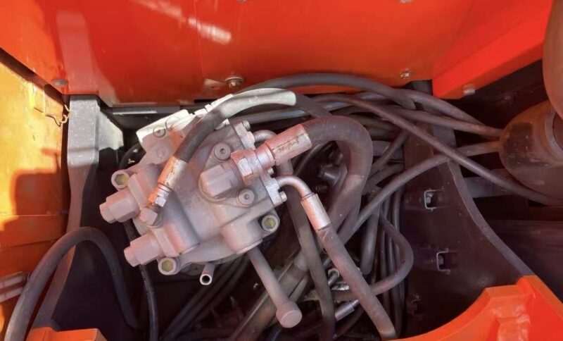 Hitachi ZX135