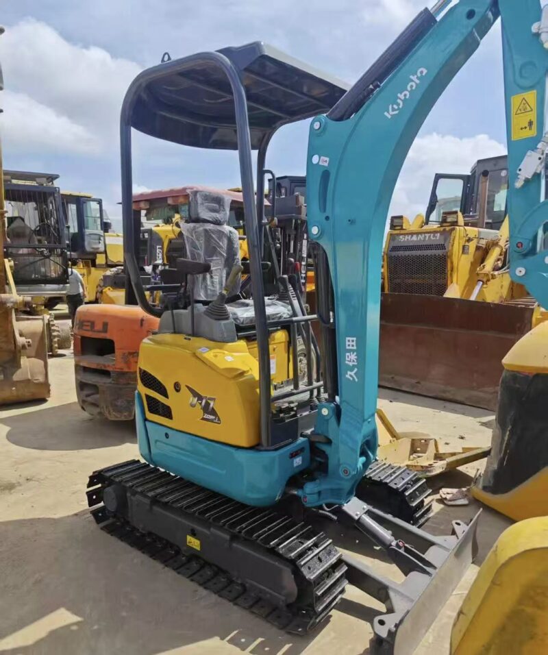 Kubota U17