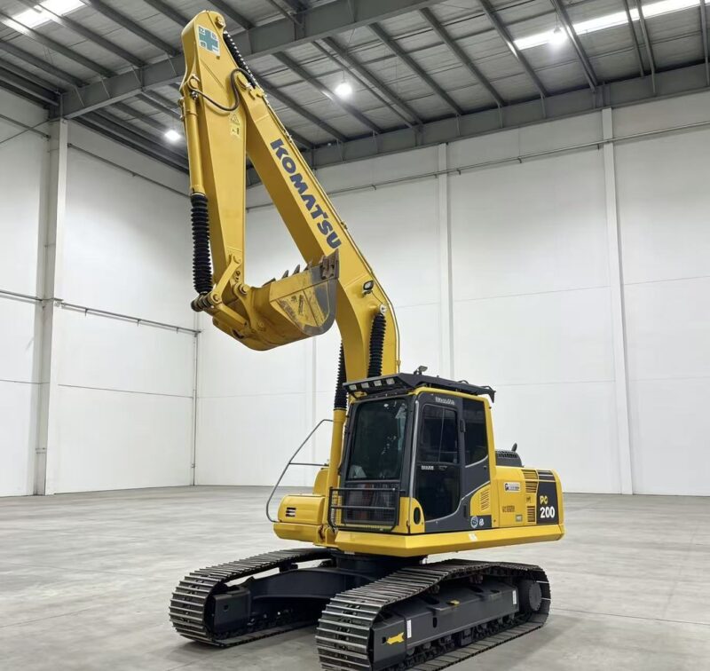 Komatsu PC200