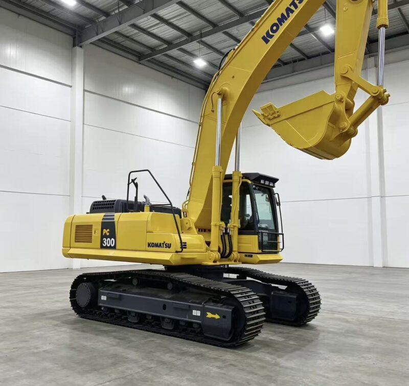 Komatsu PC300