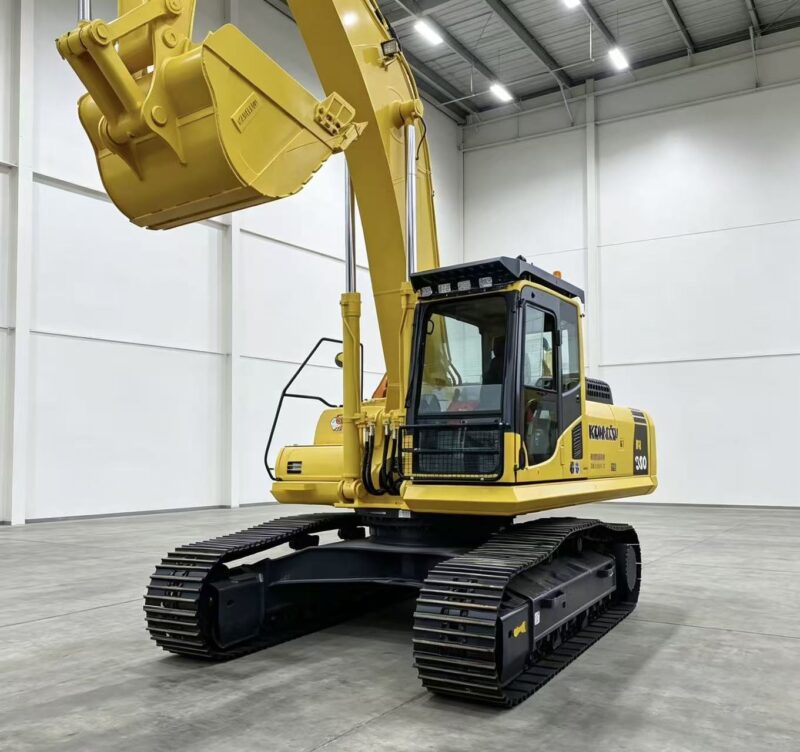 Komatsu PC300
