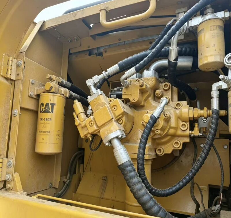 CAT 330