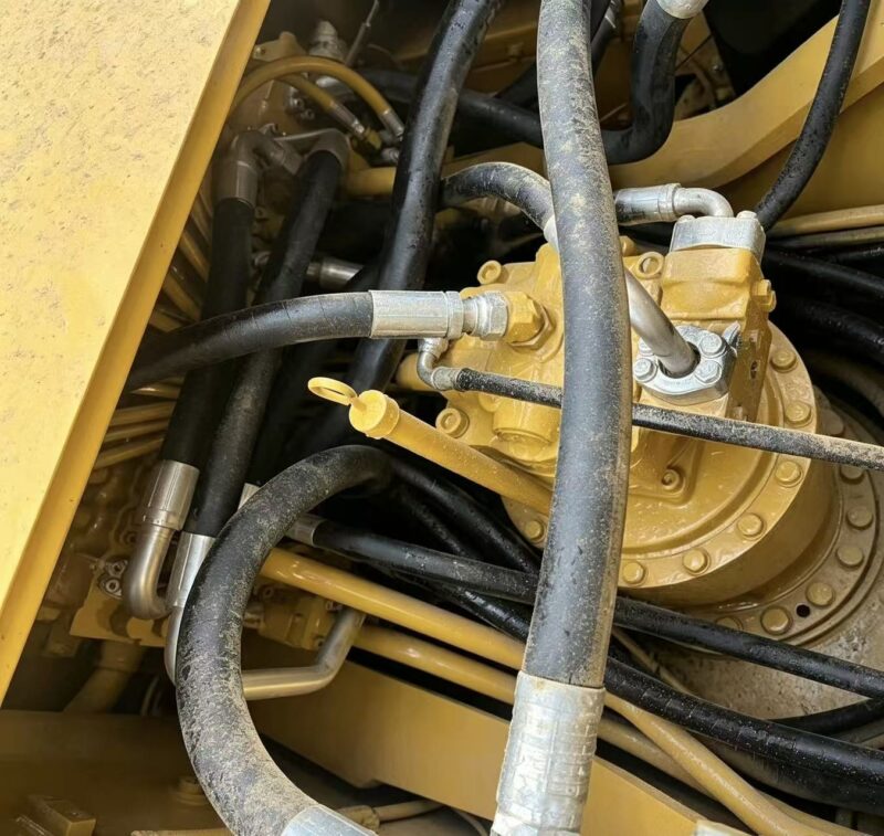 CAT 330