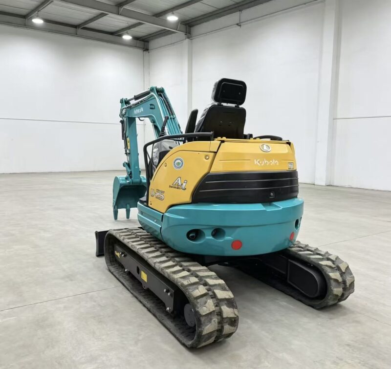 Kubota U25