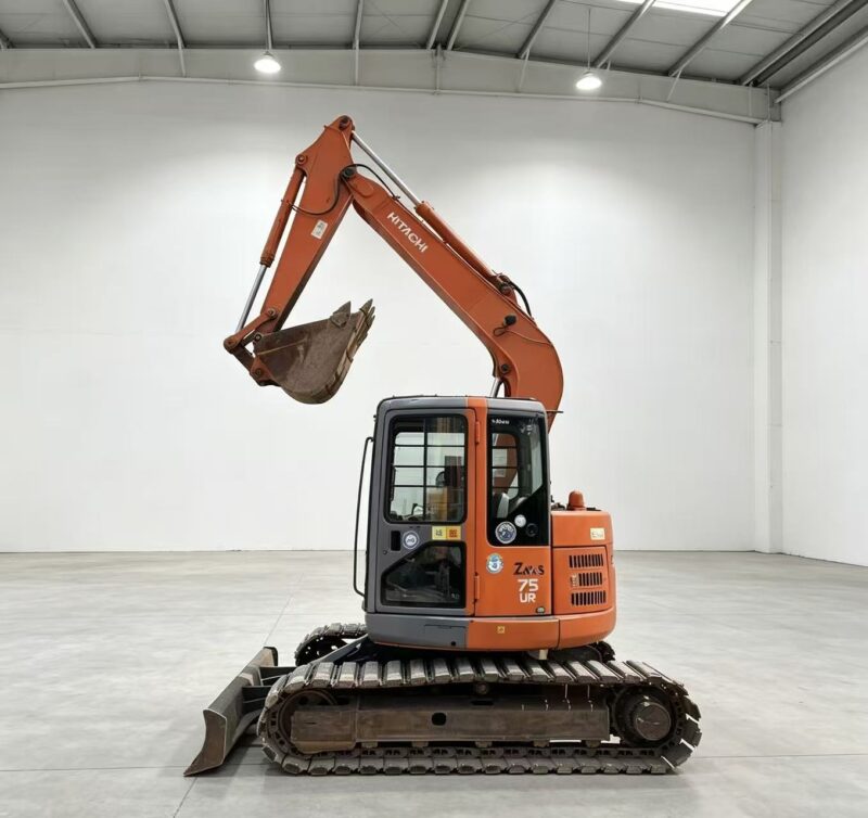 微信图片_20260831092037_1409_98 Hitachi ZX75