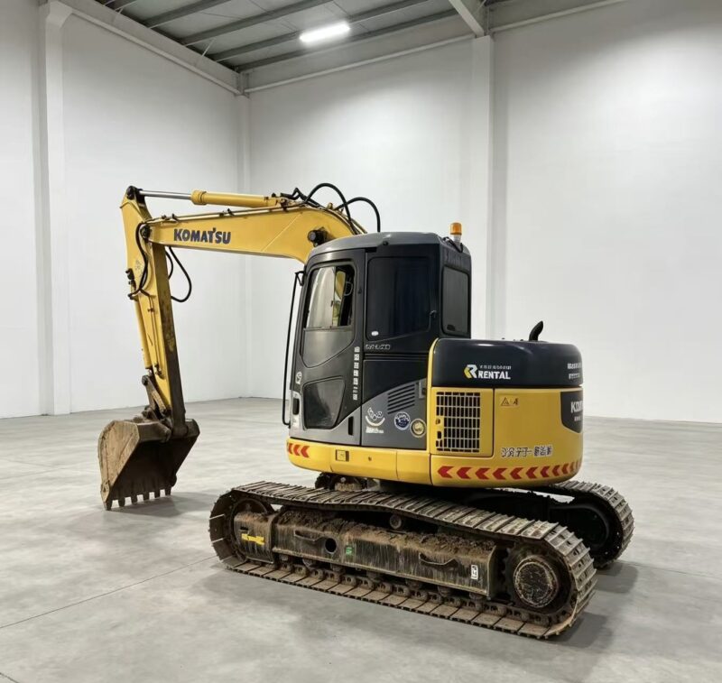 Komatsu PC138